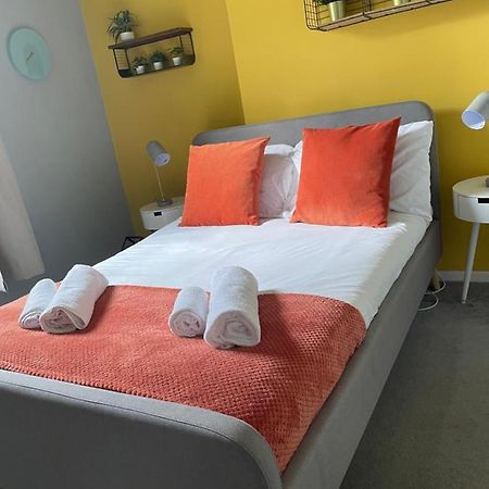 2 Bed Apartment Close To City Centre カーディフ エクステリア 写真