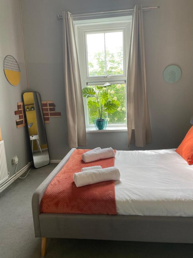 2 Bed Apartment Close To City Centre カーディフ エクステリア 写真
